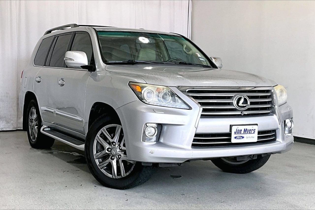 Used 2013 Lexus LX 570 4WD w/ Luxury Pkg