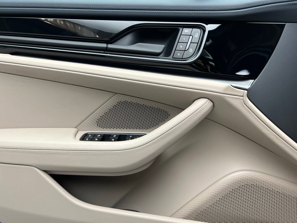 New 2025 Porsche Panamera image 19