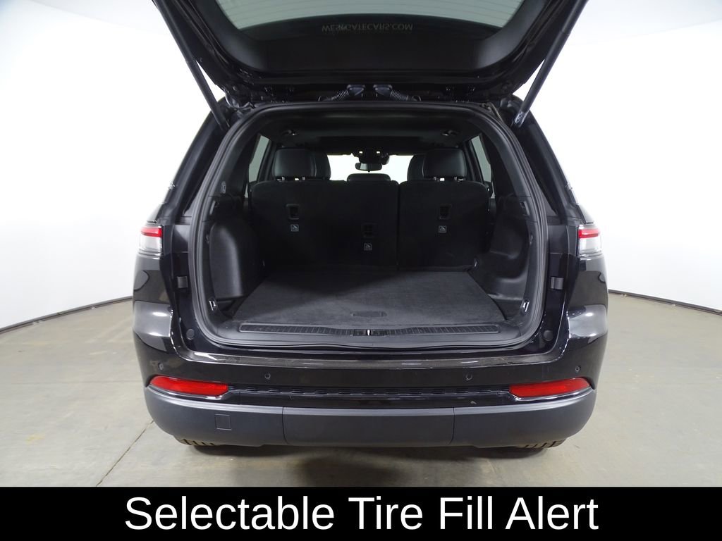 Used 2023 Jeep Grand Cherokee Altitude image 14