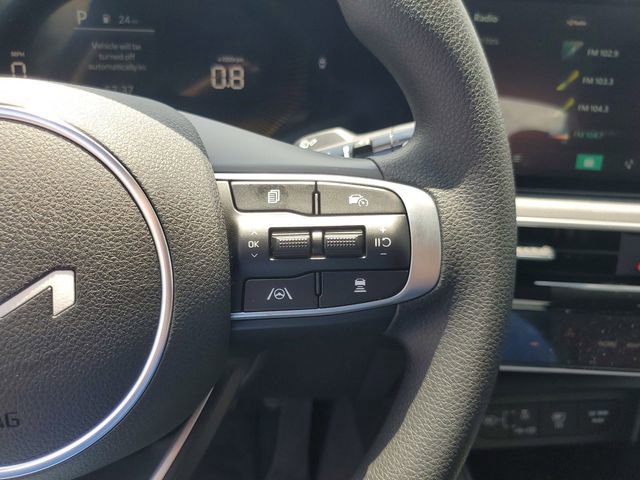 Used 2025 Kia K5 LXS image 11