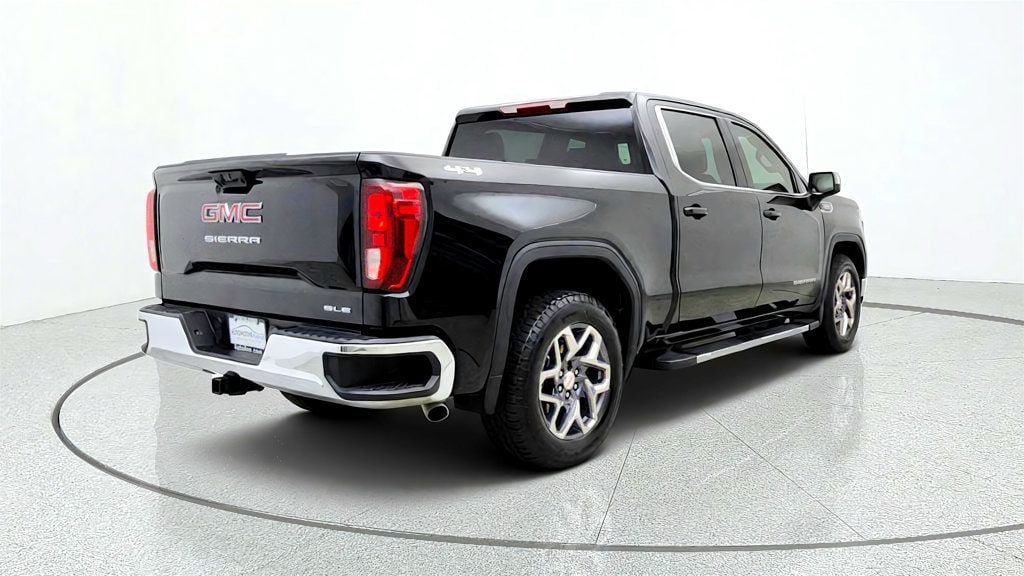 Used 2025 GMC Sierra 1500 SLE AWD/4WD image 5