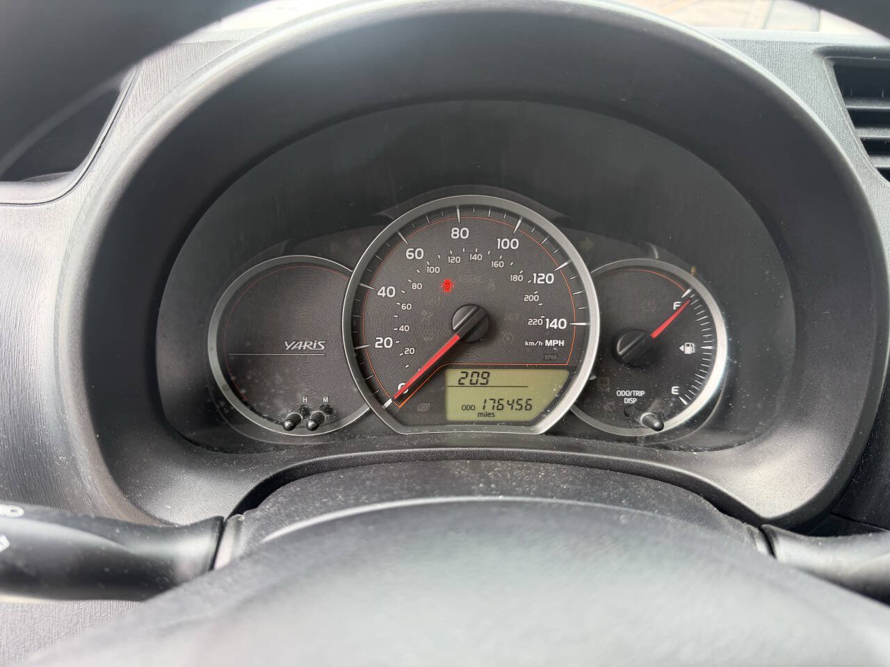 Used 2012 Toyota Yaris L FWD image 9