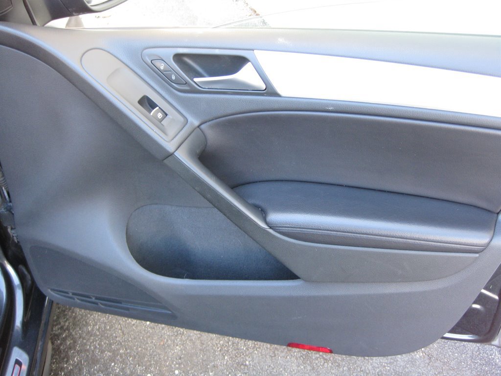 Used 2012 Volkswagen GTI Autobahn FWD image 33