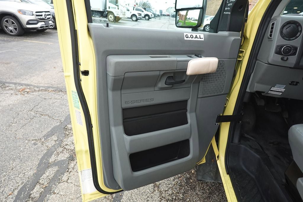 Used 2021 Ford E-450 and Econoline 450 Super Duty RWD image 18