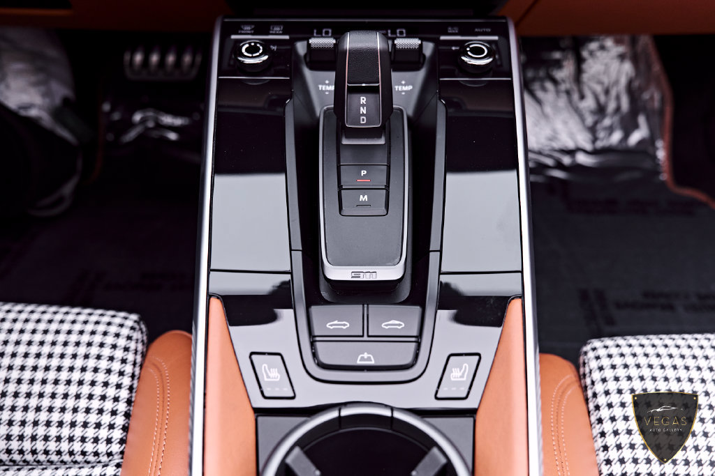 Used 2024 Porsche 911 Turbo S AWD/4WD image 82