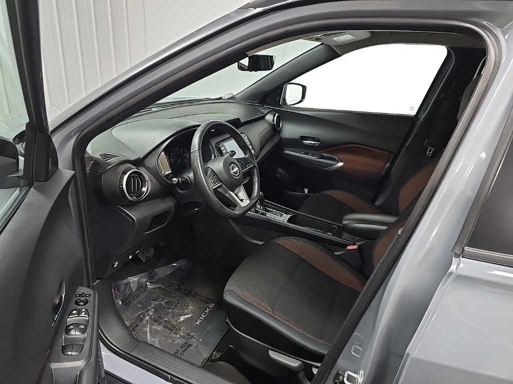 Used 2023 Nissan Kicks SR w/ Interior Electronics Package image 29
