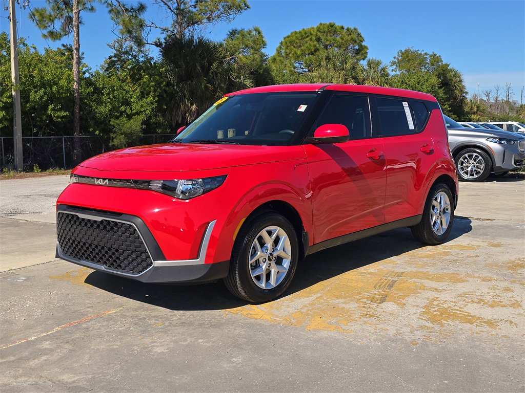 Certified 2025 Kia Soul LX w/ LX Technology Package image 4