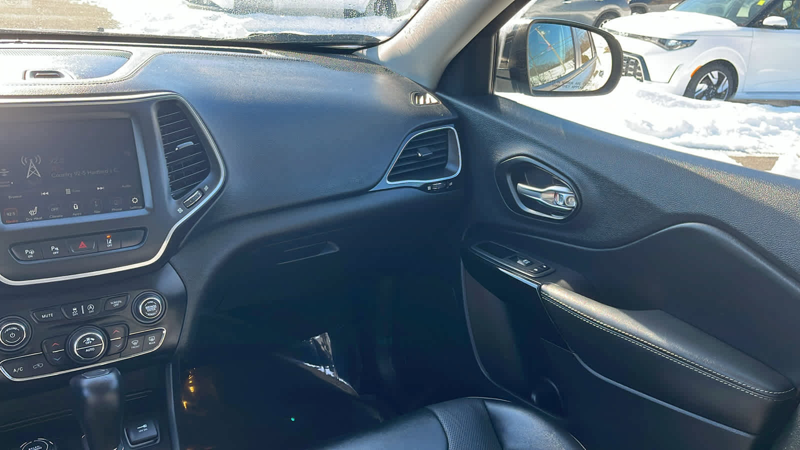 Certified 2023 Jeep Cherokee Altitude Lux w/ Lux Elite Package image 28