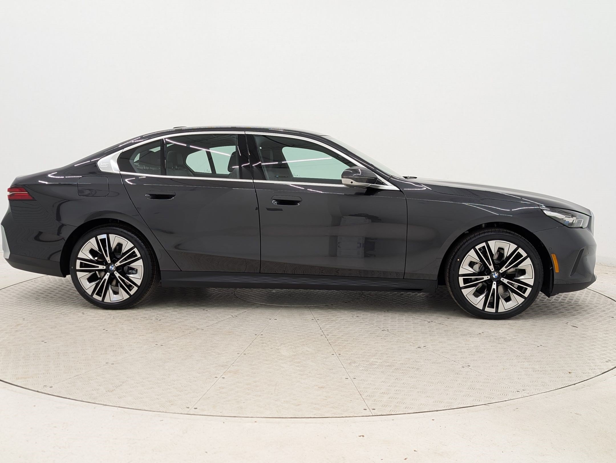 New 2026 BMW 530i w/ Premium Package RWD image 8
