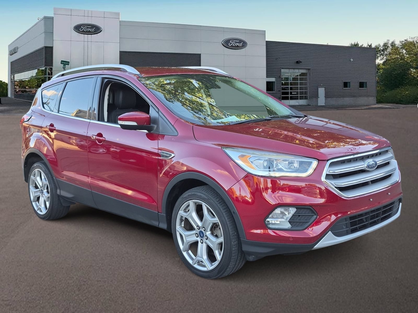 Used 2019 Ford Escape Titanium AWD/4WD image 2