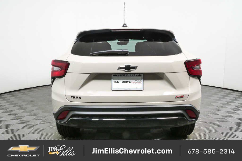 New 2026 Chevrolet Trax RS w/ Sunroof Package FWD image 24