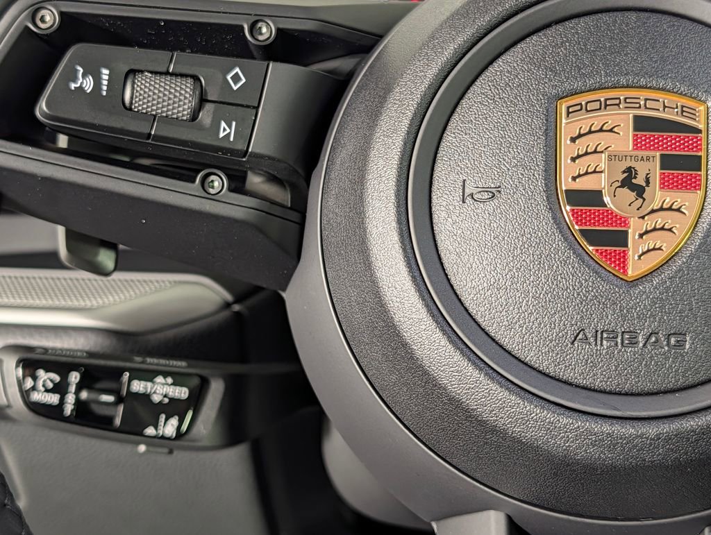 Certified 2025 Porsche Cayenne Coupe image 38