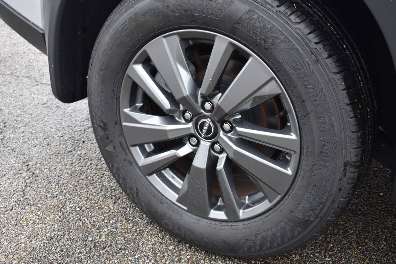 Used 2024 Nissan Pathfinder SV FWD image 14