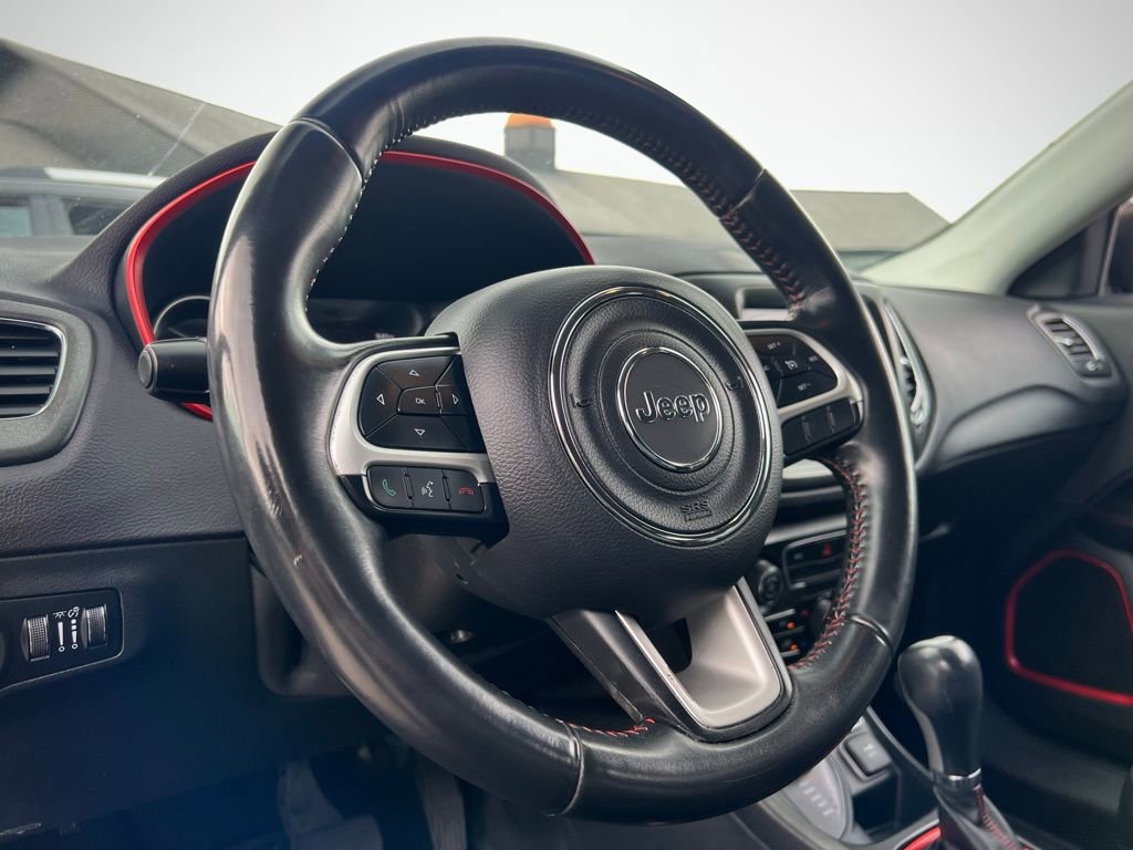Used 2018 Jeep Compass Trailhawk AWD/4WD image 40