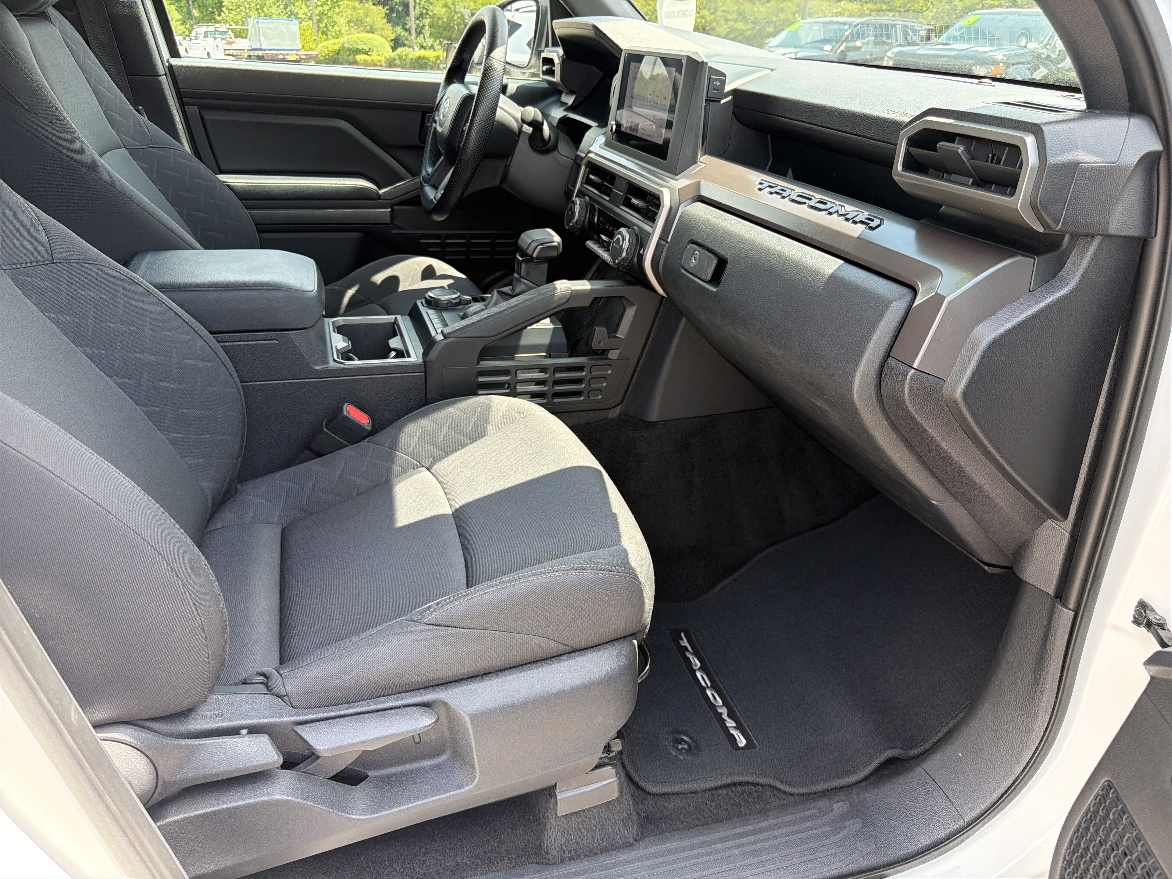 Certified 2024 Toyota Tacoma SR5 AWD/4WD image 23