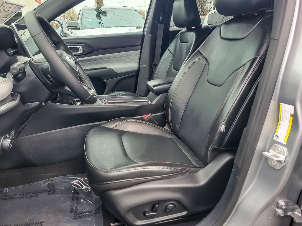 Used 2023 Jeep Compass Latitude image 8