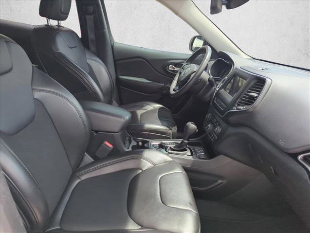 Used 2020 Jeep Cherokee Latitude Plus FWD image 27