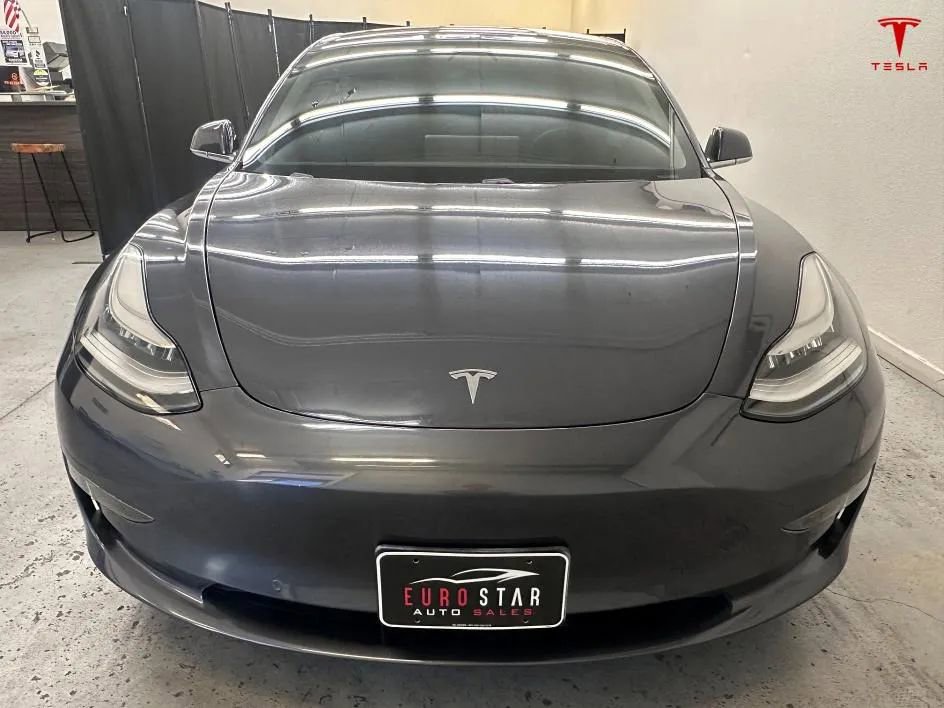 Used 2018 Tesla Model 3 Long Range image 2