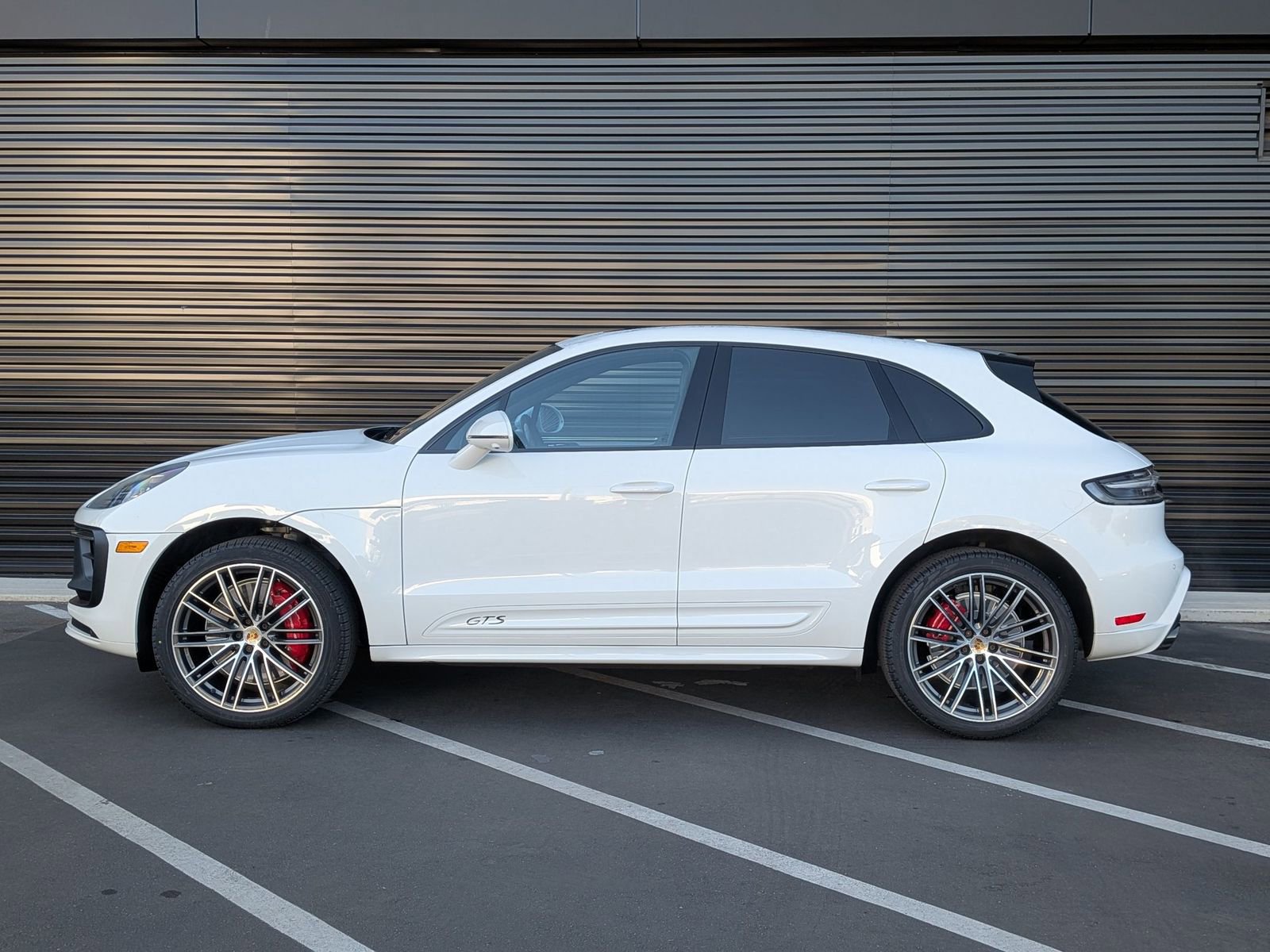 Certified 2024 Porsche Macan GTS image 2