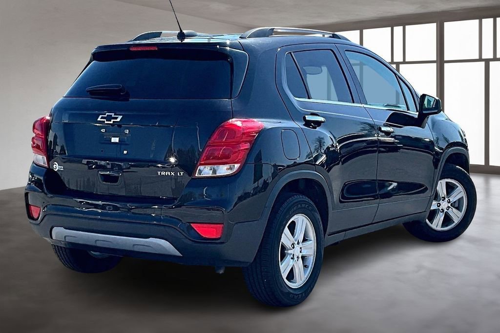 Used 2019 Chevrolet Trax LT w/ LT Convenience Package FWD image 4