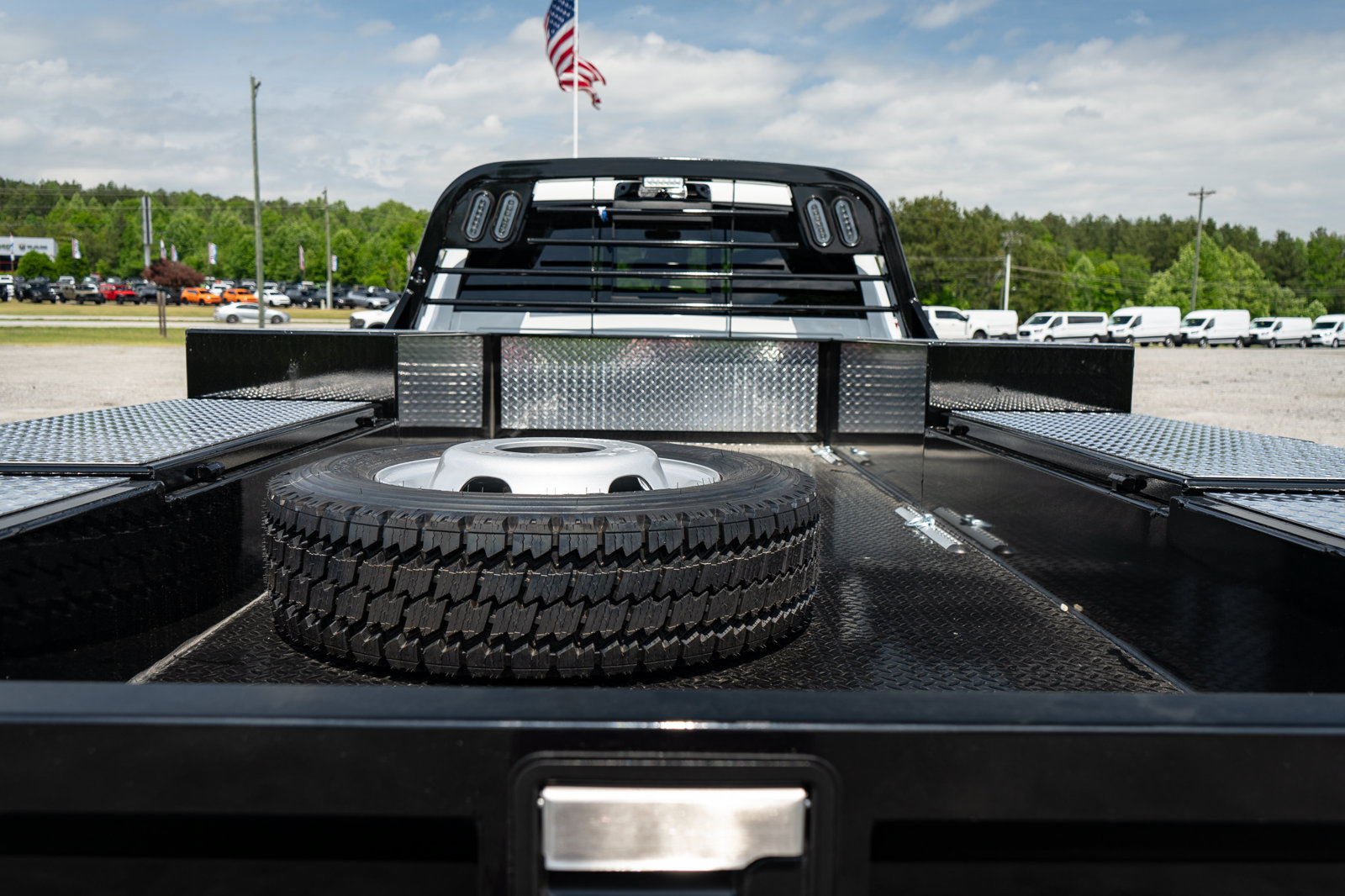 New 2026 RAM 4500 4x4 Crew Cab DRW w/ Laramie Trim Package image 22