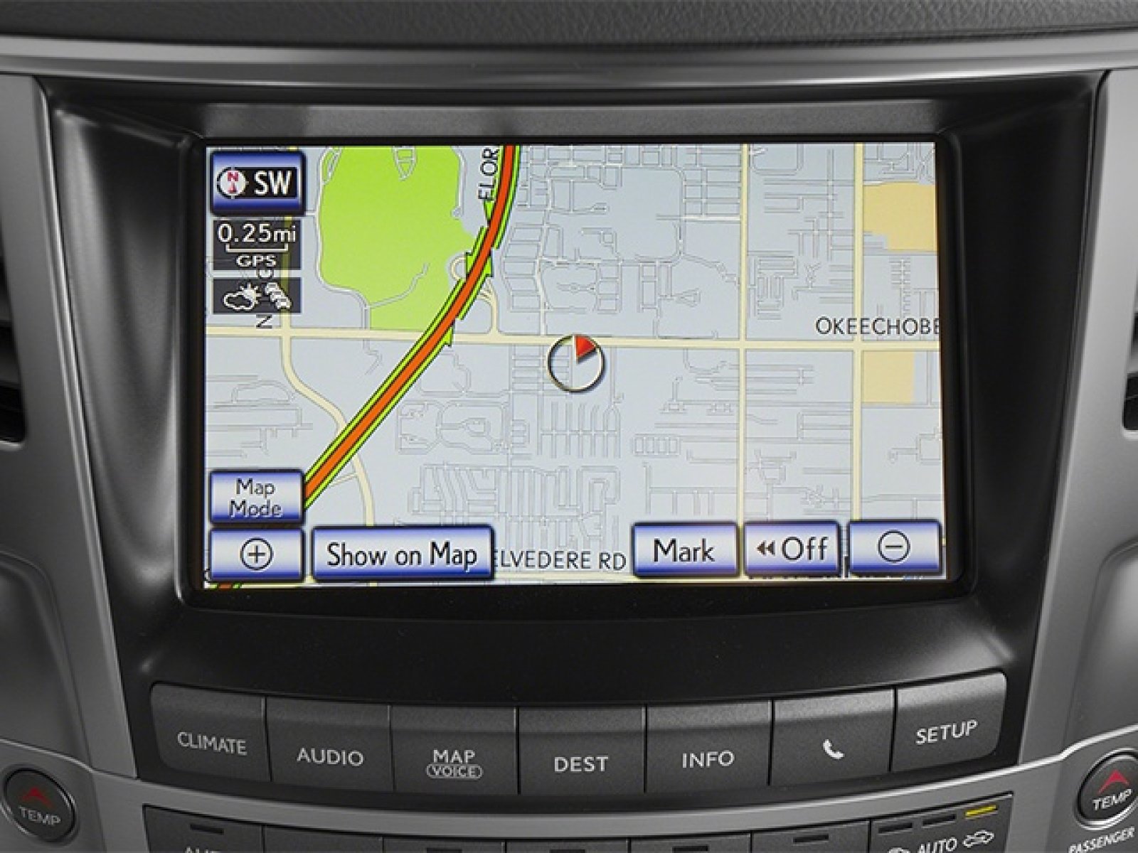 Used 2013 Lexus LX 570 4WD w/ Luxury Pkg image 18