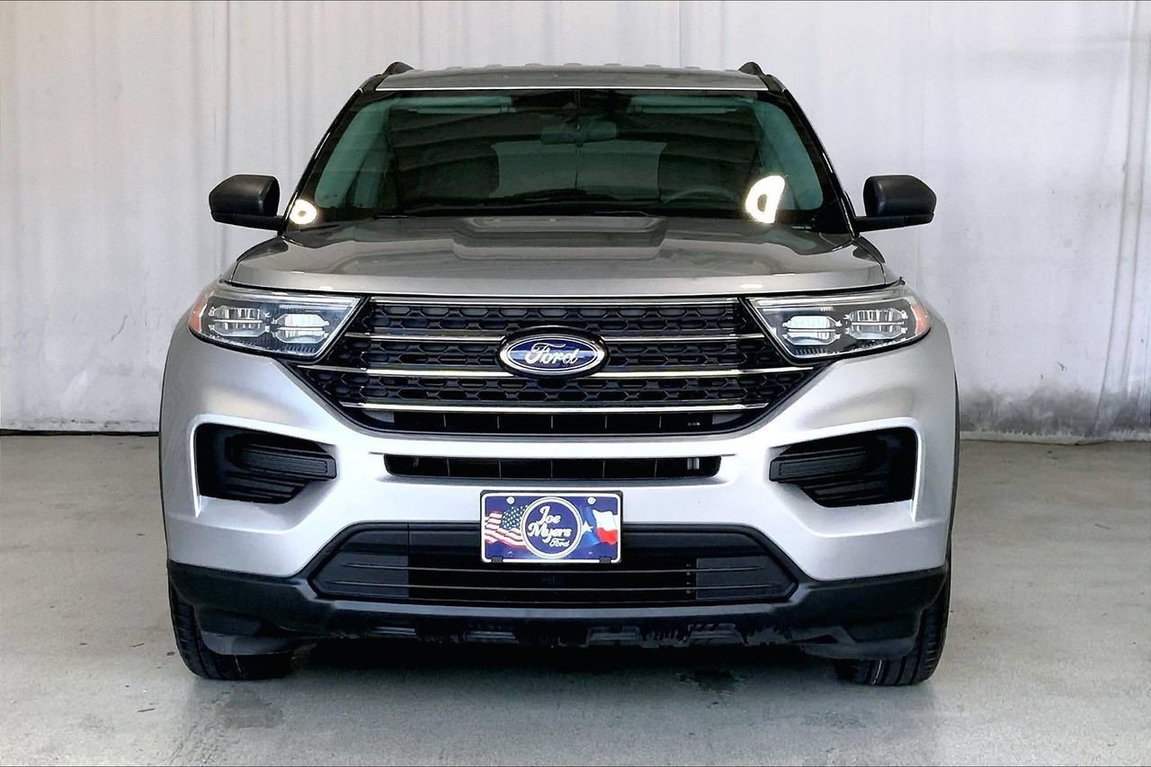 Used 2022 Ford Explorer XLT RWD image 2