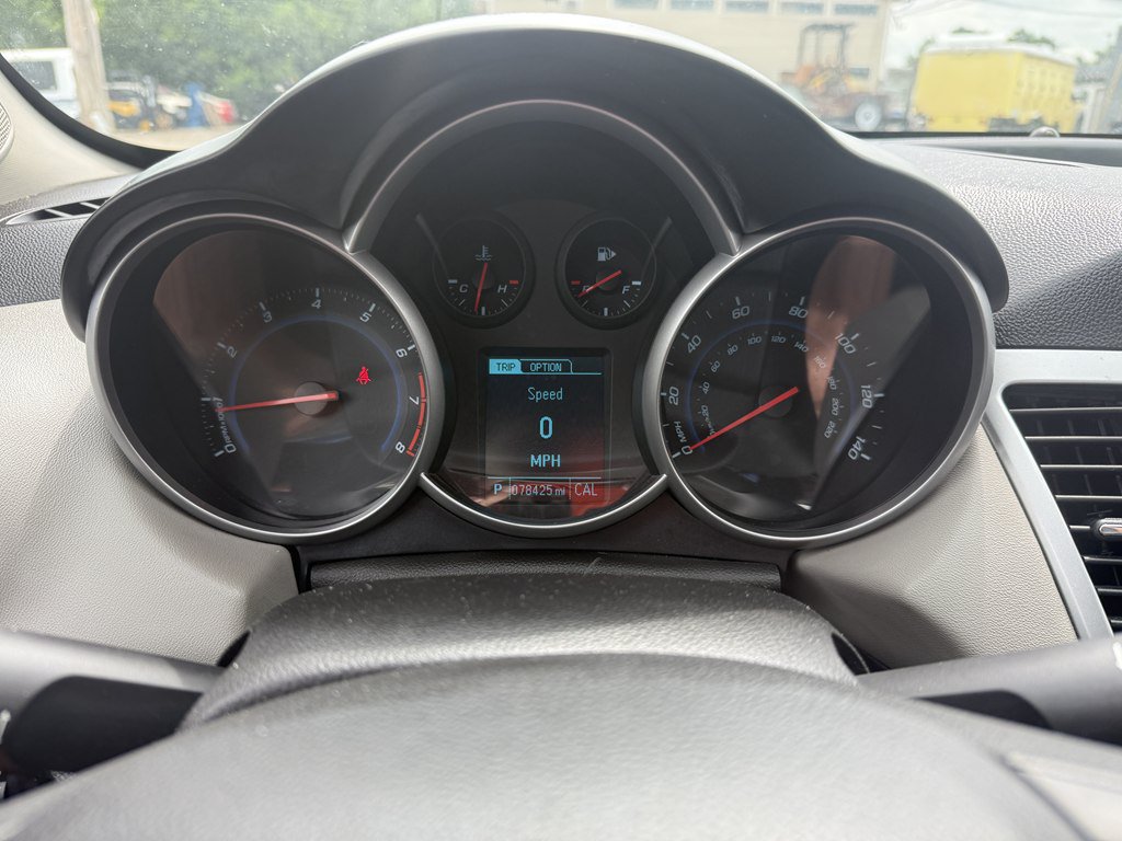 Used 2014 Chevrolet Cruze LS FWD image 15