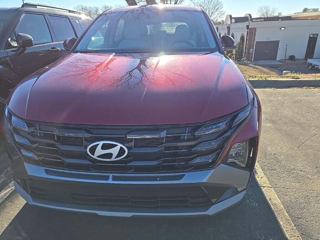 Certified 2025 Hyundai Tucson SE image 5