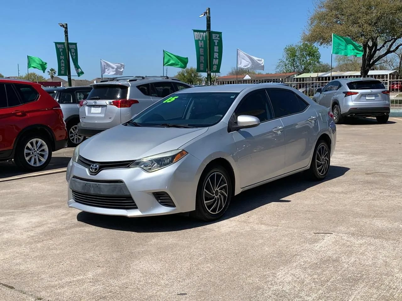 Used 2015 Toyota Corolla LE FWD image 4