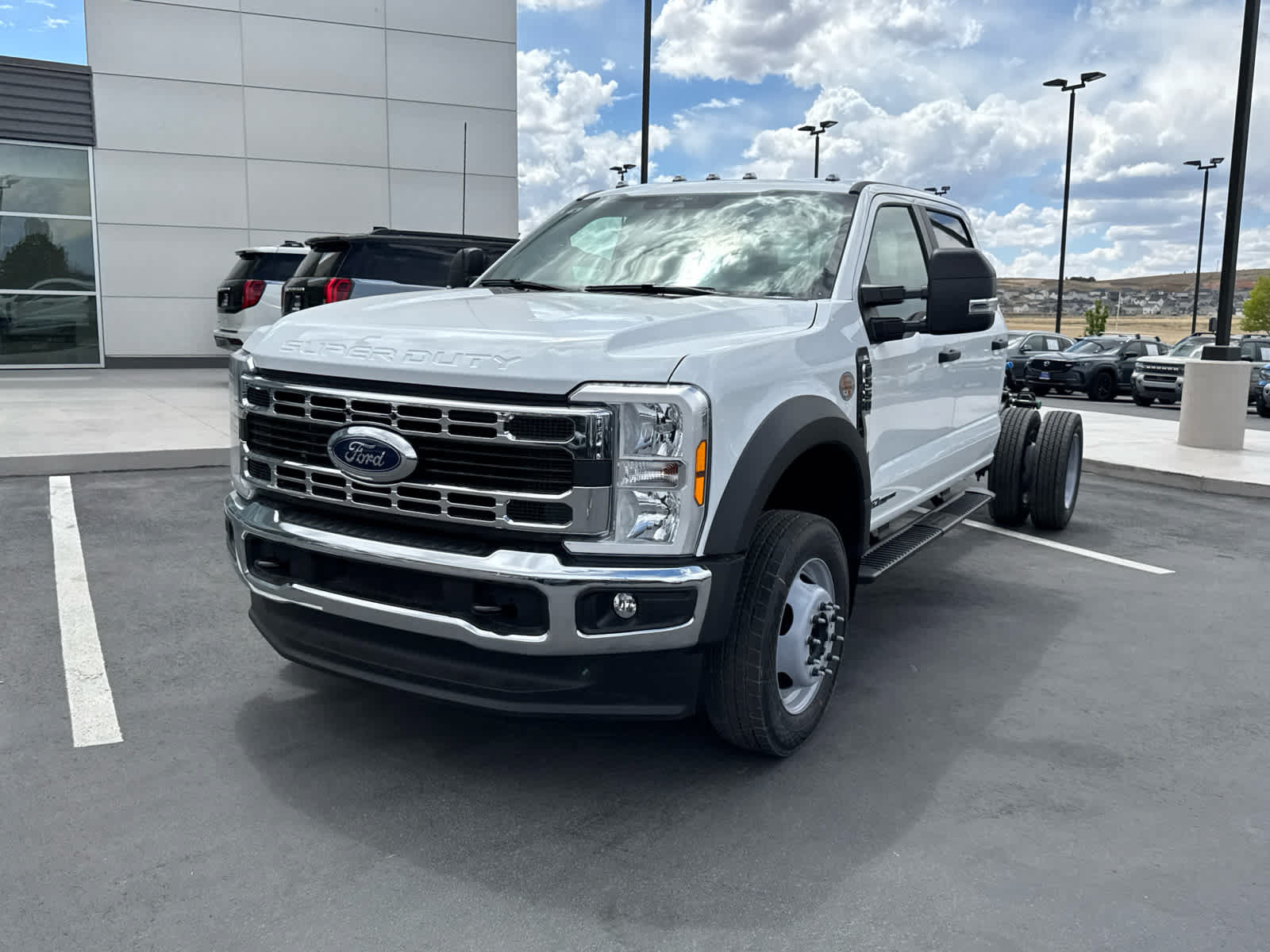 New 2026 Ford F550 4x4 Crew Cab Super Duty w/ XL Chrome Package image 3