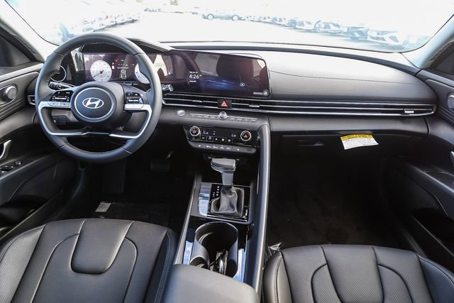 New 2025 Hyundai Elantra Limited FWD image 14