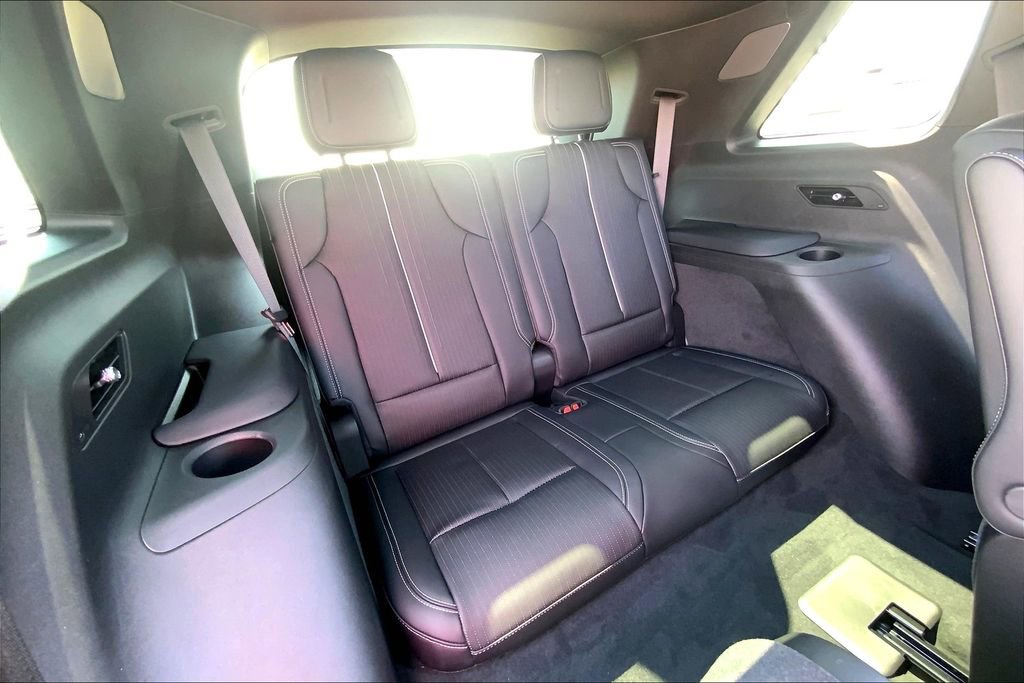 New 2026 Cadillac Vistiq Sport image 28