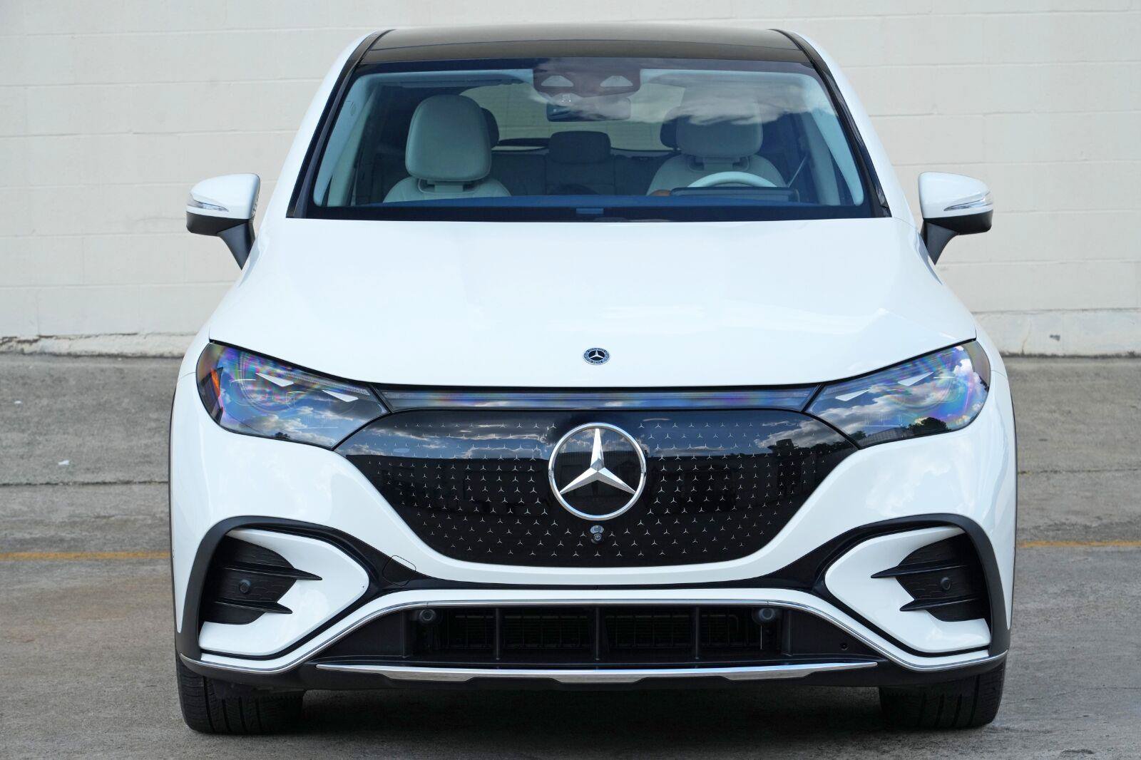 Used 2023 Mercedes-Benz EQE 500 4MATIC SUV w/ Exclusive Trim Package image 45