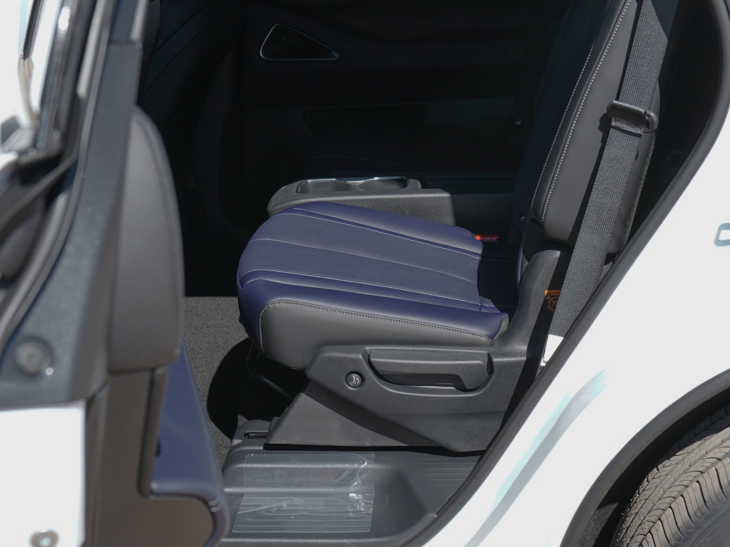 New 2026 INFINITI QX60 Sport w/ Dark Cargo Package image 25