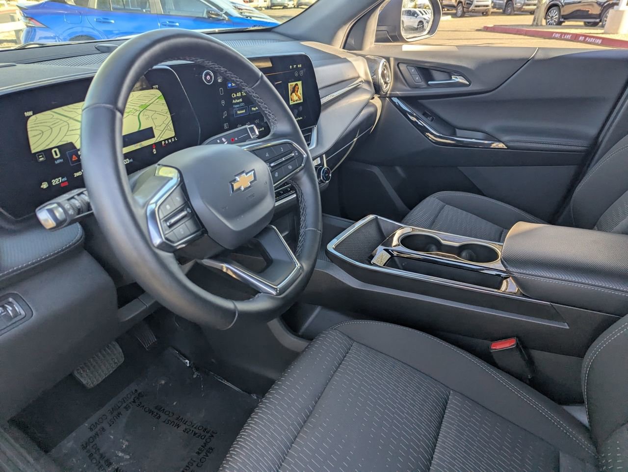 Used 2025 Chevrolet Equinox LT image 18