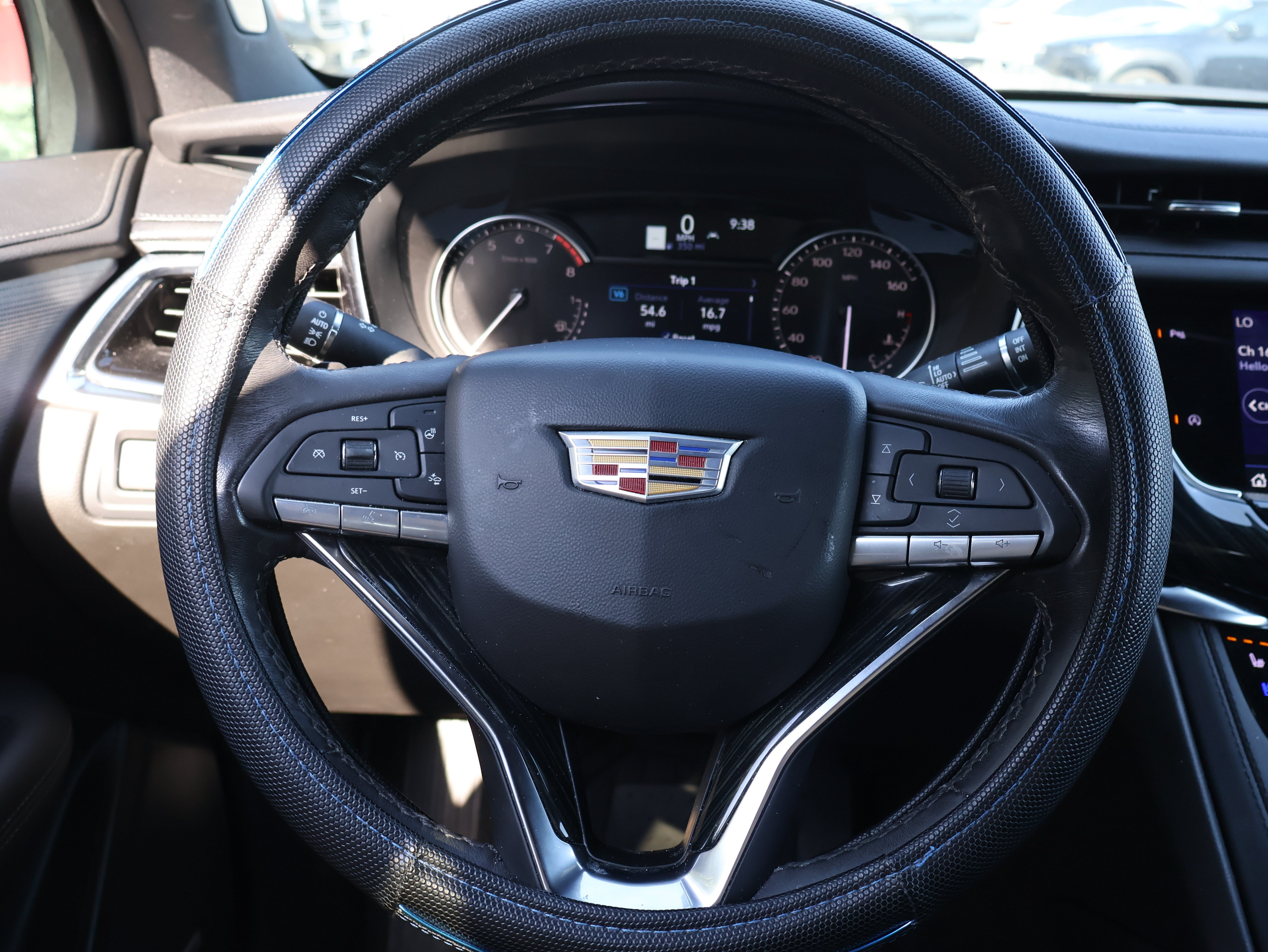 Used 2025 Cadillac XT6 Premium Luxury AWD/4WD image 30