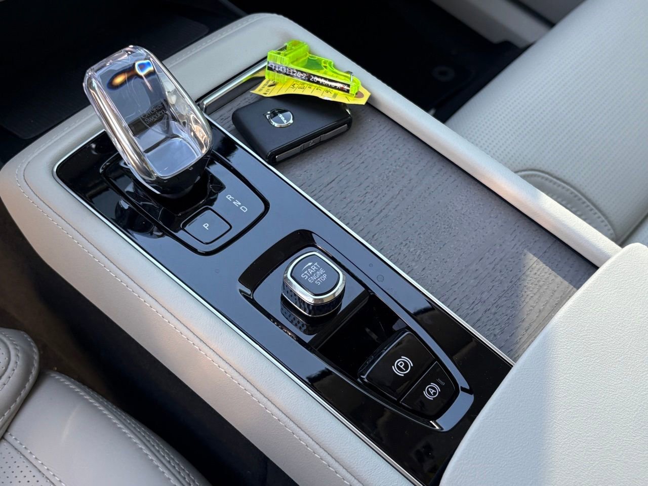 New 2026 Volvo XC90 T8 Ultra w/ Protection Package Premier image 13