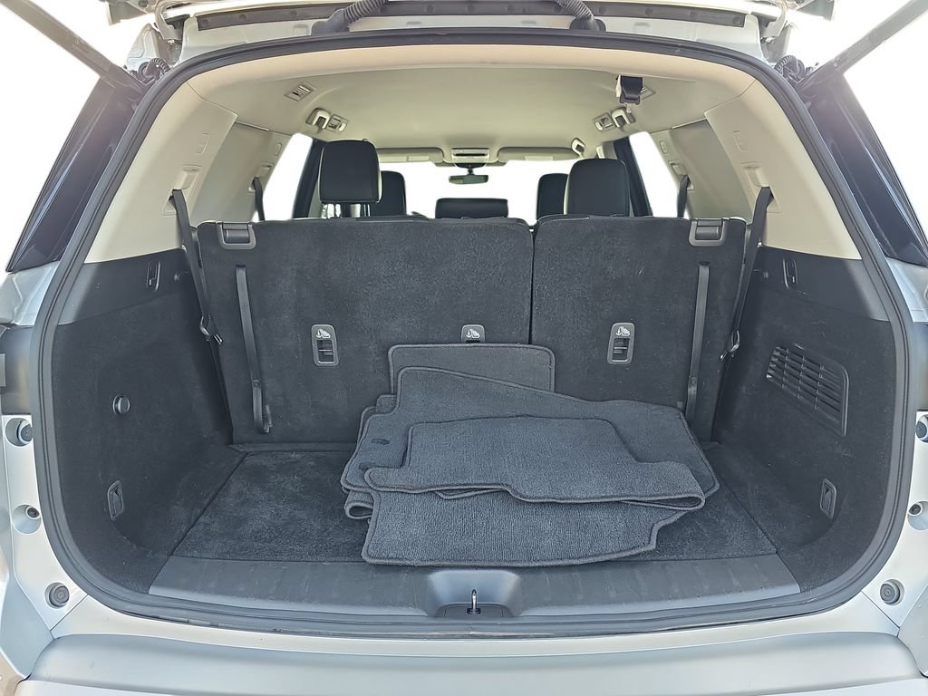 Used 2023 Nissan Pathfinder SL w/ Black Appearance Package FWD image 29
