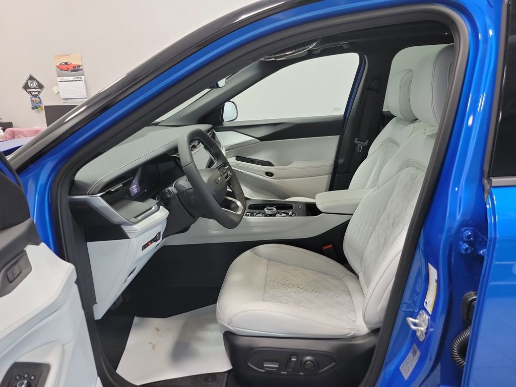 New 2026 Jeep Cherokee Overland w/ Trailer Tow Group image 13