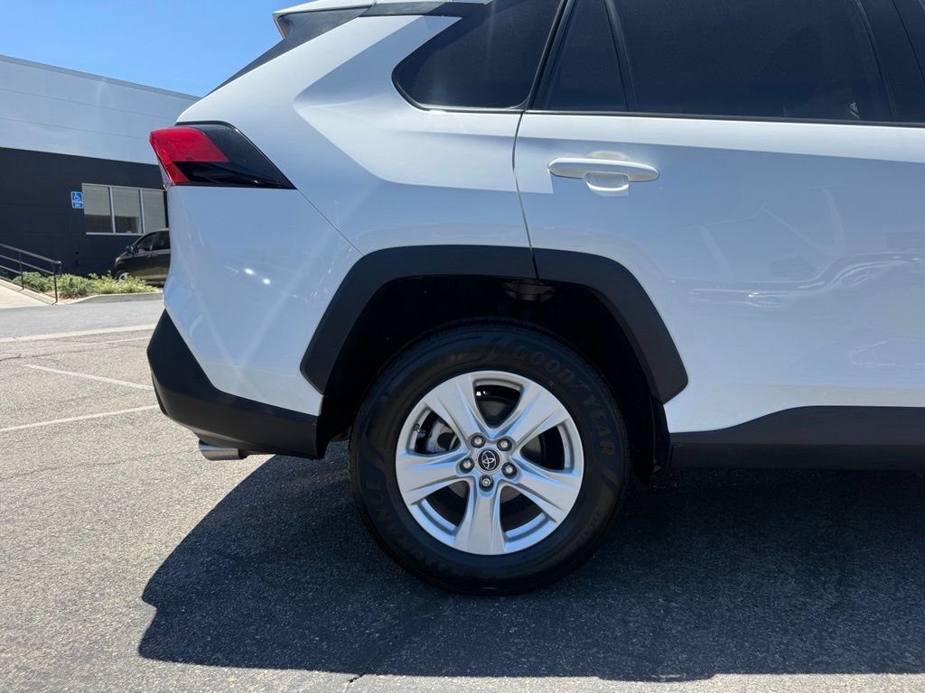 Used 2019 Toyota RAV4 XLE FWD image 13