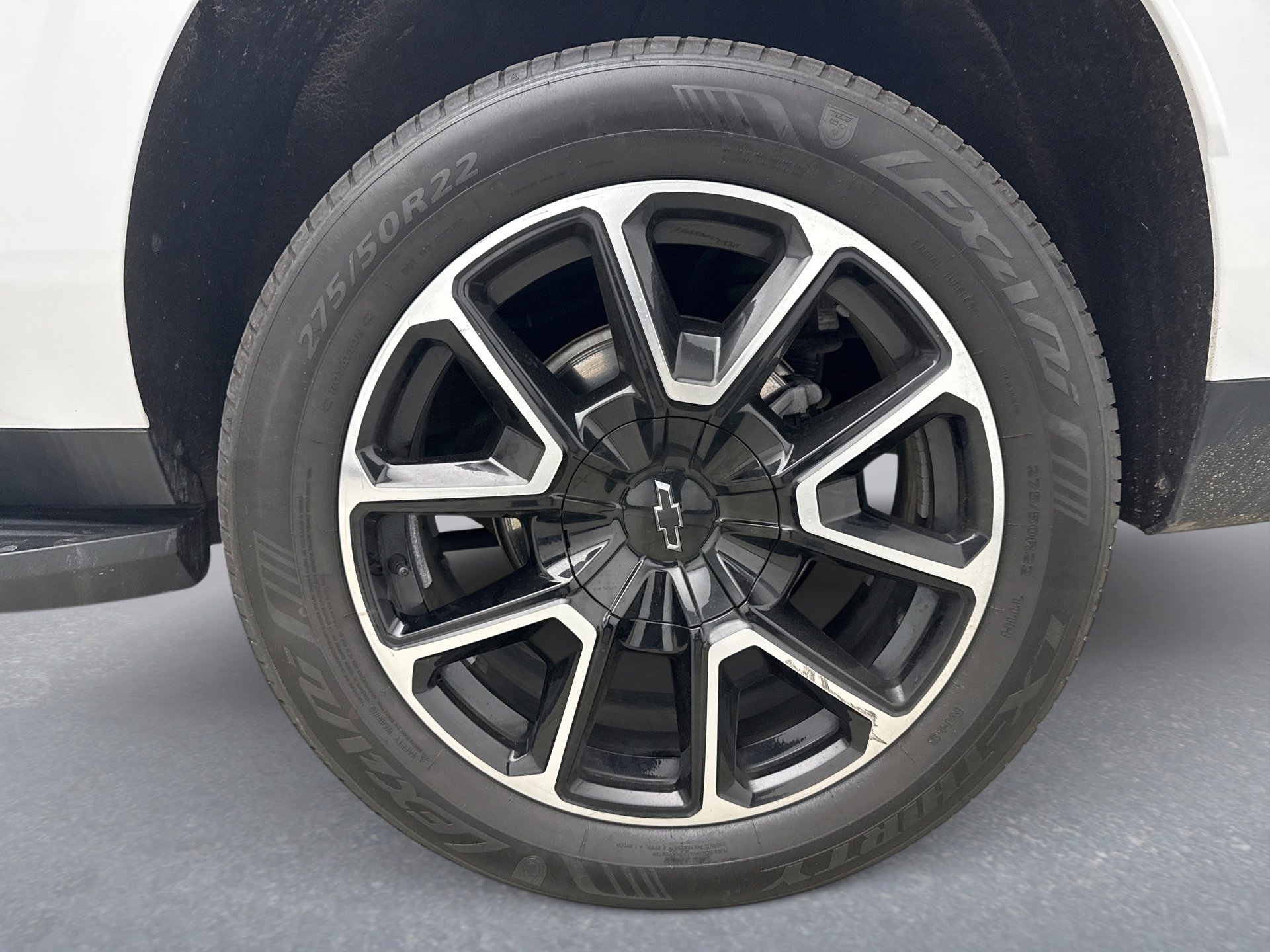 Used 2023 Chevrolet Suburban RST w/ Luxury Package image 21