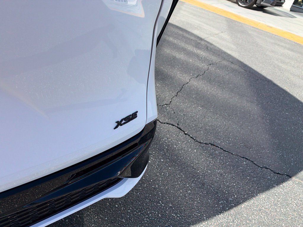 New 2026 Toyota Sienna XSE AWD/4WD image 5