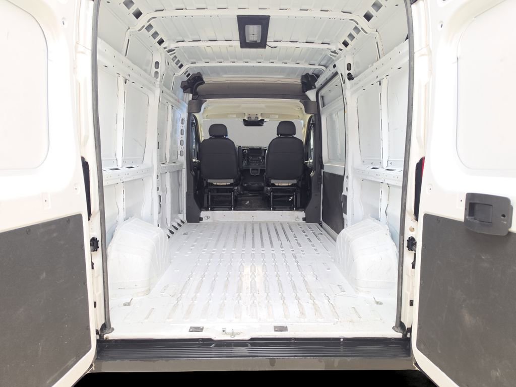 Used 2025 RAM ProMaster 2500 w/ Convenience Group FWD image 10