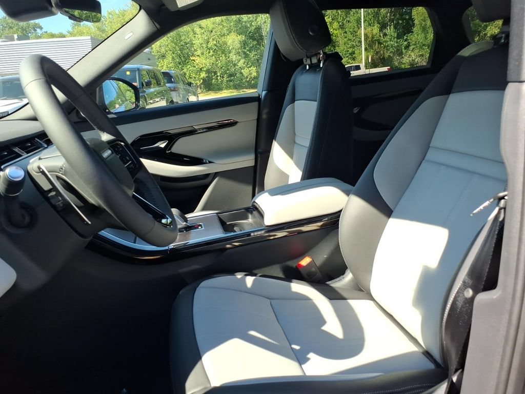 New 2026 Land Rover Range Rover Evoque Hoxton AWD/4WD image 13