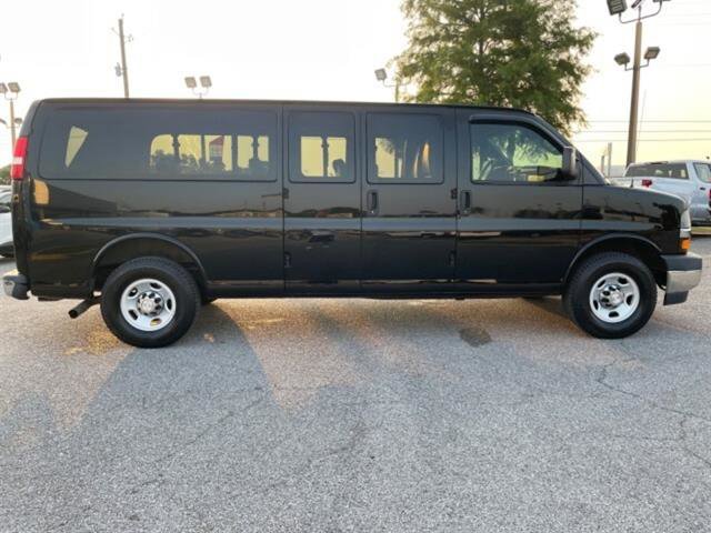 Used 2020 Chevrolet Express 3500 LT w/ LT Preferred Equipment Group image 8