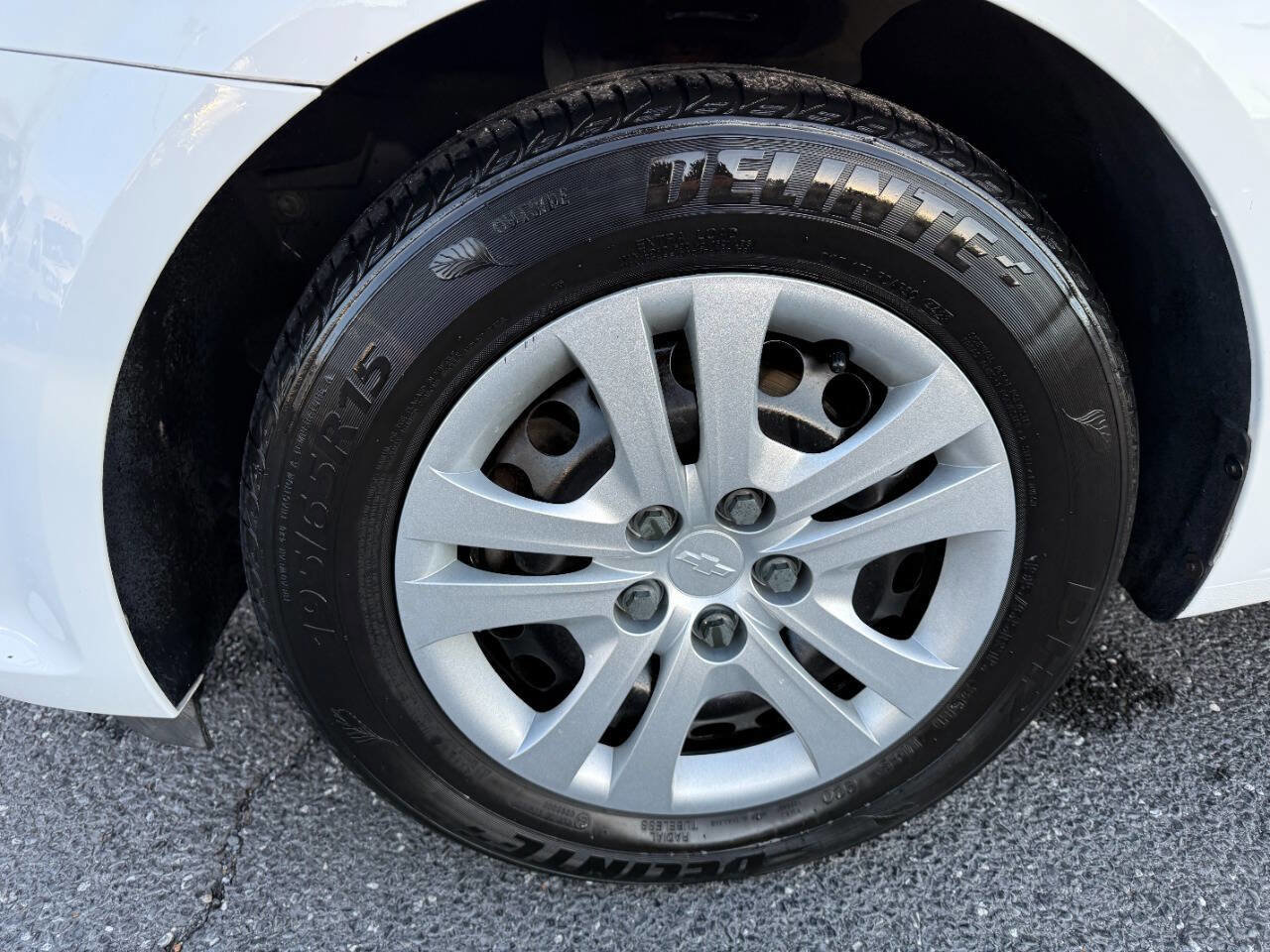 Used 2018 Chevrolet Sonic LT image 34