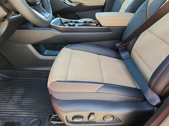 New 2026 Chevrolet Equinox ACTIV w/ Convenience Package III AWD/4WD image 8
