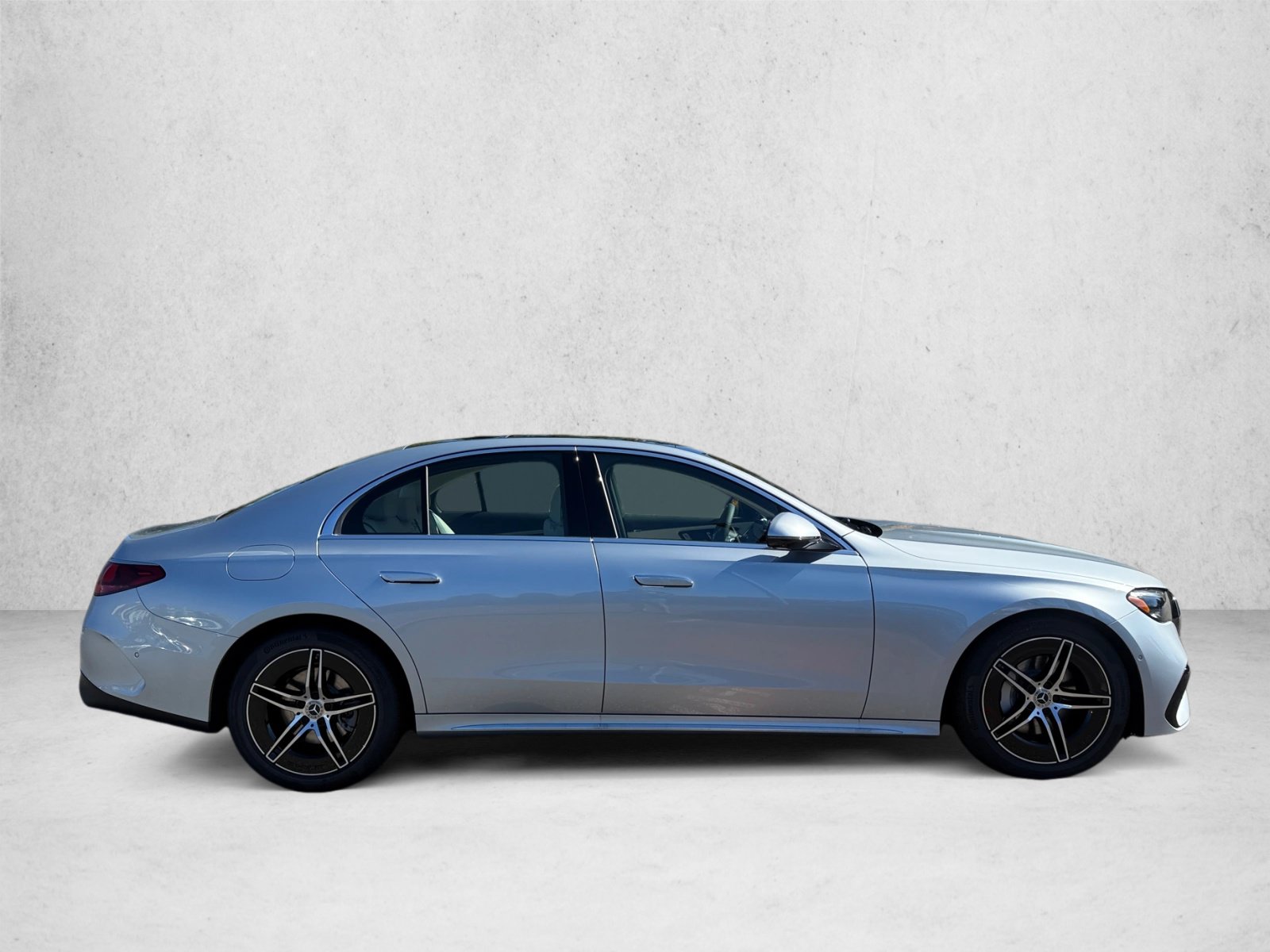 New 2026 Mercedes-Benz E 350 4MATIC Sedan image 4