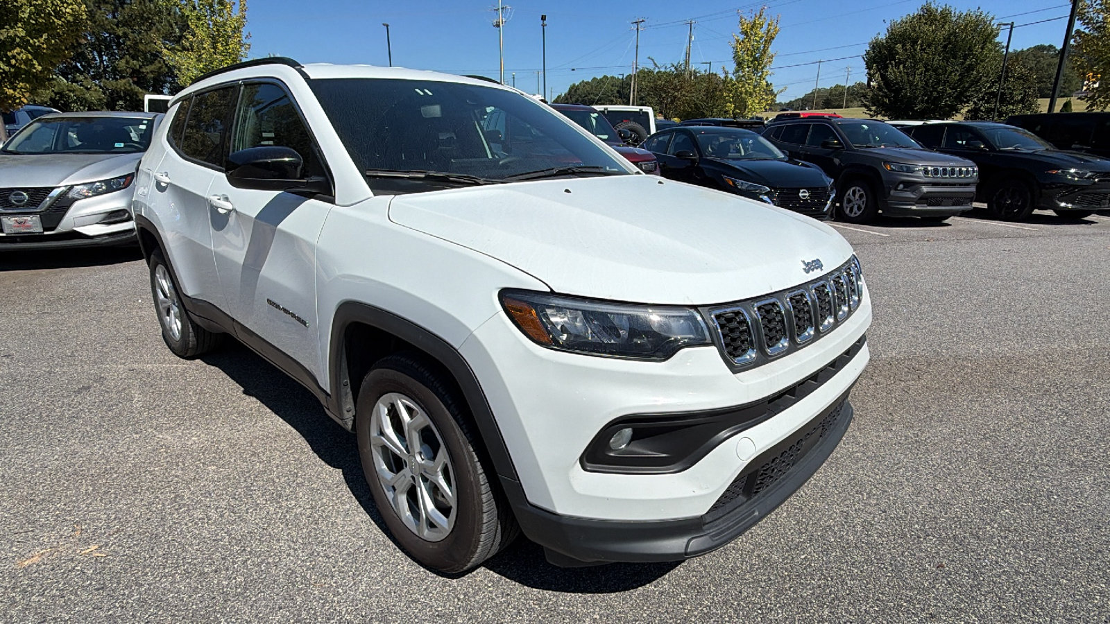 Used 2024 Jeep Compass Latitude AWD/4WD image 5